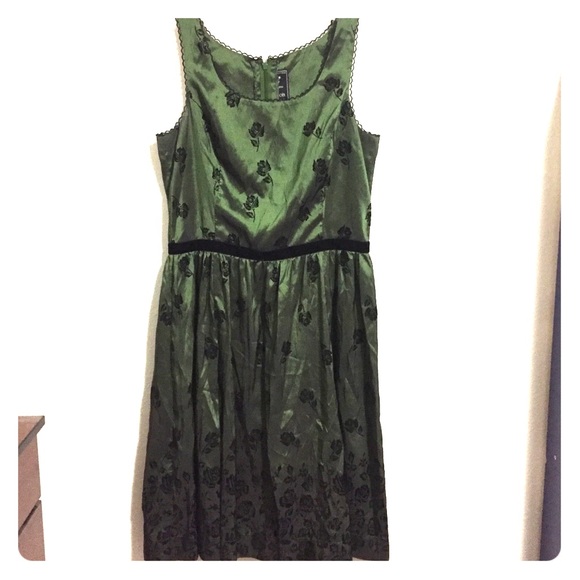 Hot Topic Dresses & Skirts - Twilight Bella Swan Hot Topic NECA Birthday Dress
